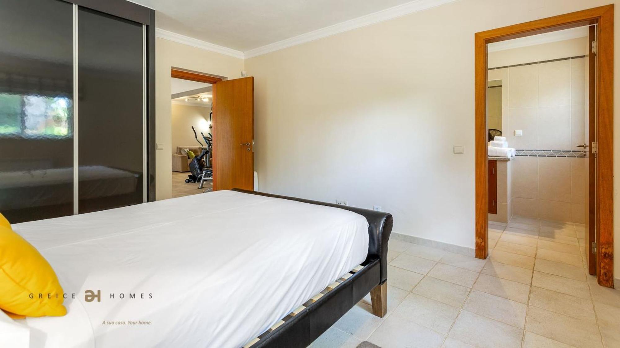 Luxuosa Moradia V5 Em Quarteira - Greice Homes Buitenkant foto