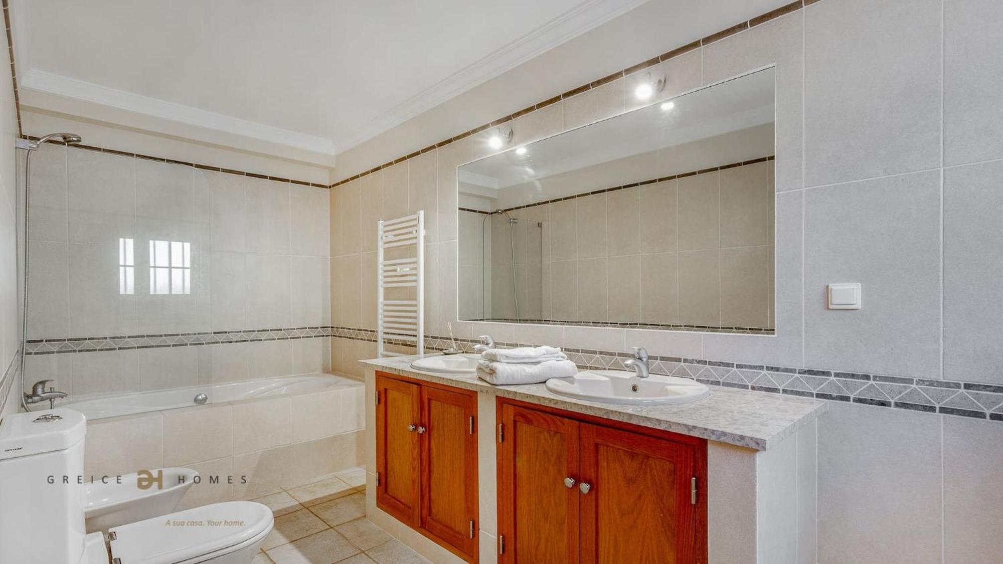 Luxuosa Moradia V5 Em Quarteira - Greice Homes Buitenkant foto